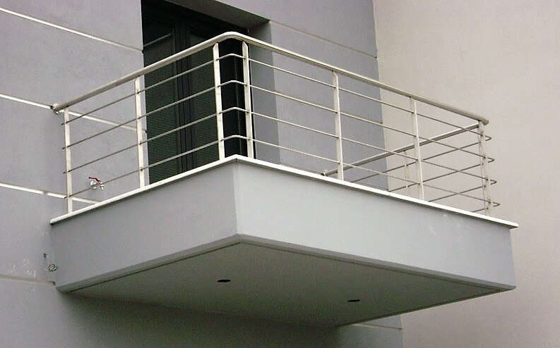 balustrada balkonowa ze stali nierdzewnej